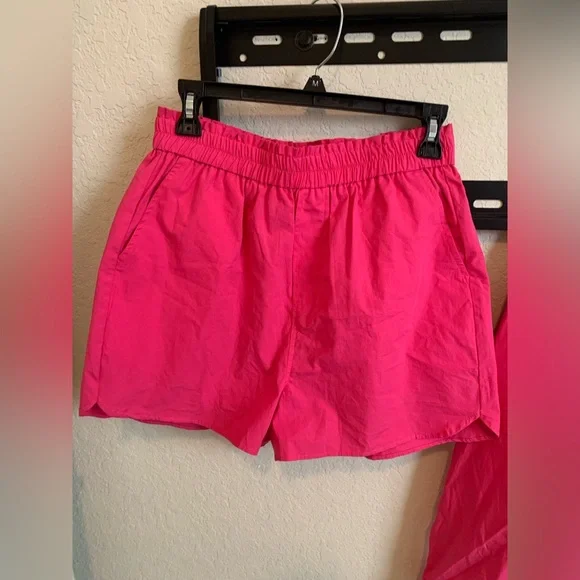 NWOT- Hot Pink Matching Shirt and Shorts Set - Picture 2 of 11